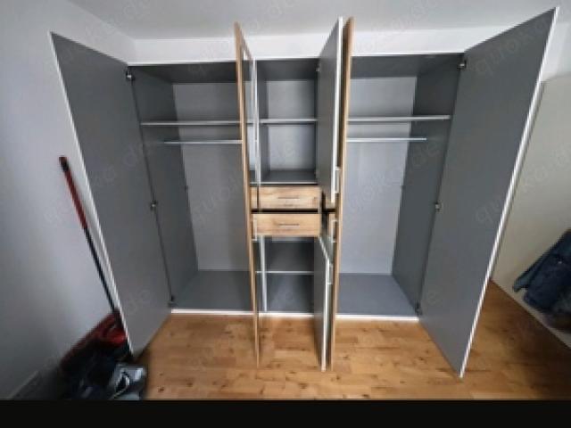 Kleiderschrank - 1