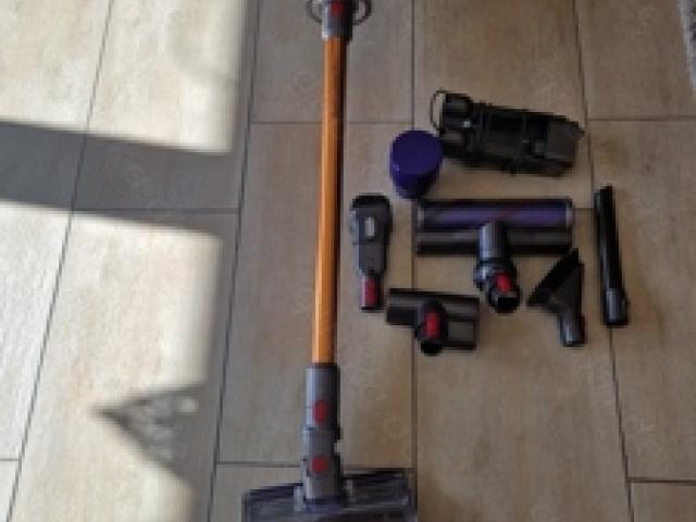 Dyson Cyclone V10 Absolute Akku-Staubsauger - 1